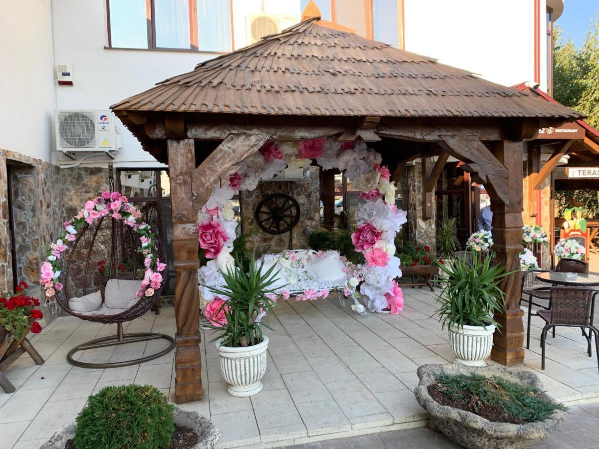 Hanu Lui Gica Spa ซาตูมาเร ภายนอก รูปภาพ